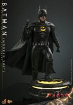 Figurka The Flash Movie Masterpiece Action Figurka 1/6 Batman (Modern Suit) 30 cm