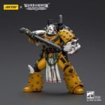 Figurka Imperial Fists Apothecary 12 cm
