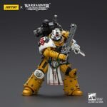 Figurka Imperial Fists Apothecary 12 cm