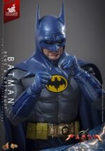 The Flash Movie Masterpiece Action Figure 1/6 Batman (Blue & Grey Suit) Limited Edition Hot Toys Exclusive 30 cm