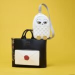 Harry Potter by Loungefly Sling Bag Hedwig