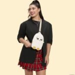 Harry Potter by Loungefly Sling Bag Hedwig